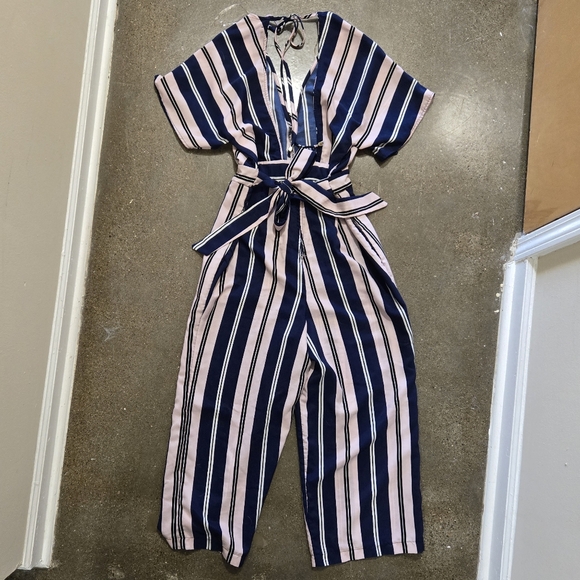 Striped Cropped Jumpsuit - Picture 3 of 4
